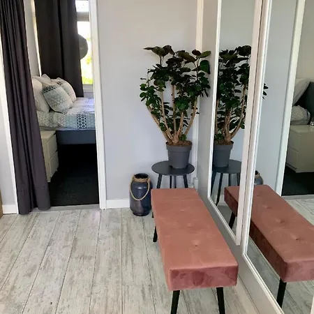 Апартаменты Amsterdam 2, Private Garden *